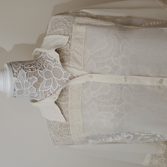 NWT Chico's Blouse71923 - Picture 2 of 11